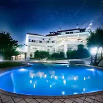 Ourdreamhouses Hereou Loutraki בית הארחה