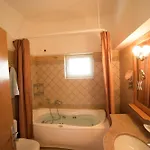 בית הארחה Ourdreamhouses Hereou Loutraki 4*