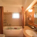 Ourdreamhouses Hereou Loutraki בית הארחה 4*