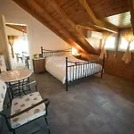 Ourdreamhouses Hereou Loutraki בית הארחה אגם ווליאגמני