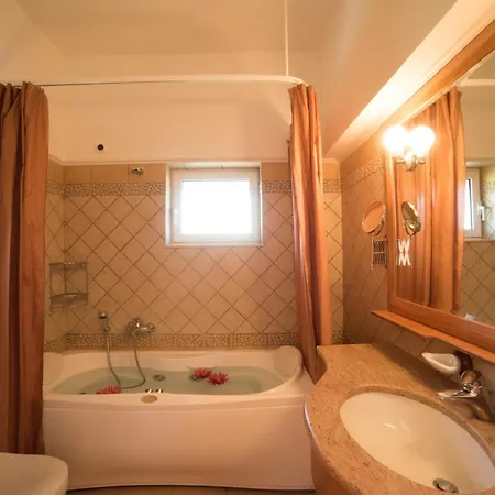 Ourdreamhouses Hereou Loutraki Gasthof 4*