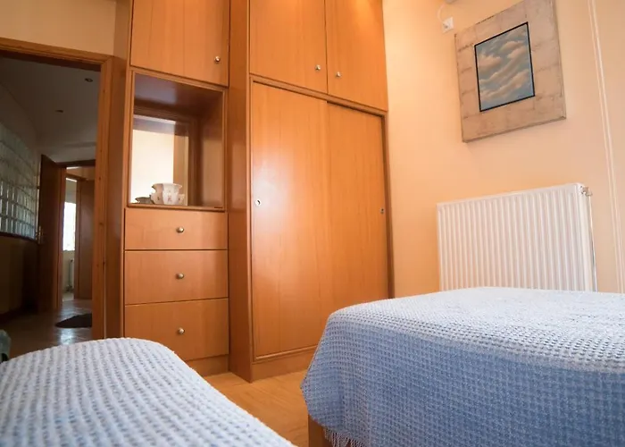 Ourdreamhouses Hereou Loutraki 4* ブリアグメニ湖