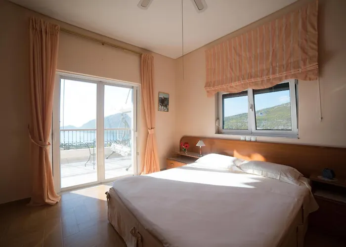 Ourdreamhouses Hereou Loutraki 4* Limni Vouliagmenis